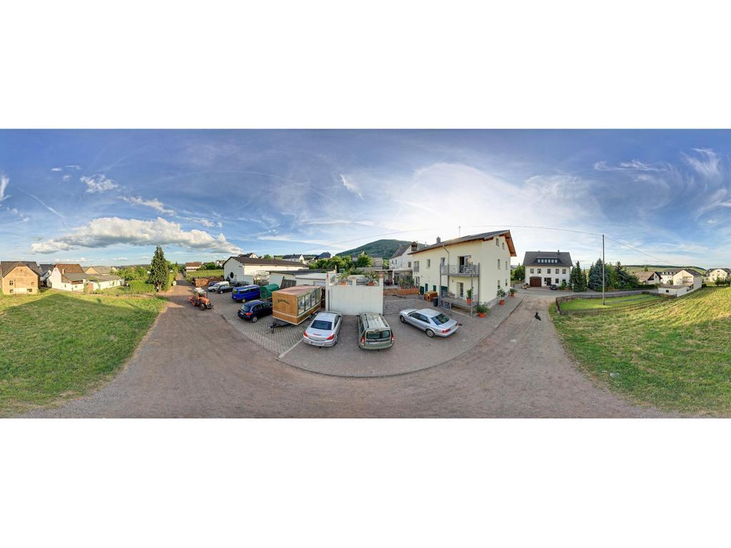 Gaestehaus Marietta Osann-Monzel Buitenkant foto