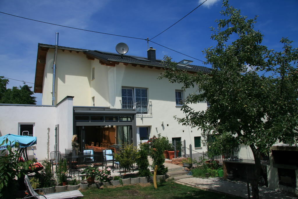 Gaestehaus Marietta Osann-Monzel Buitenkant foto